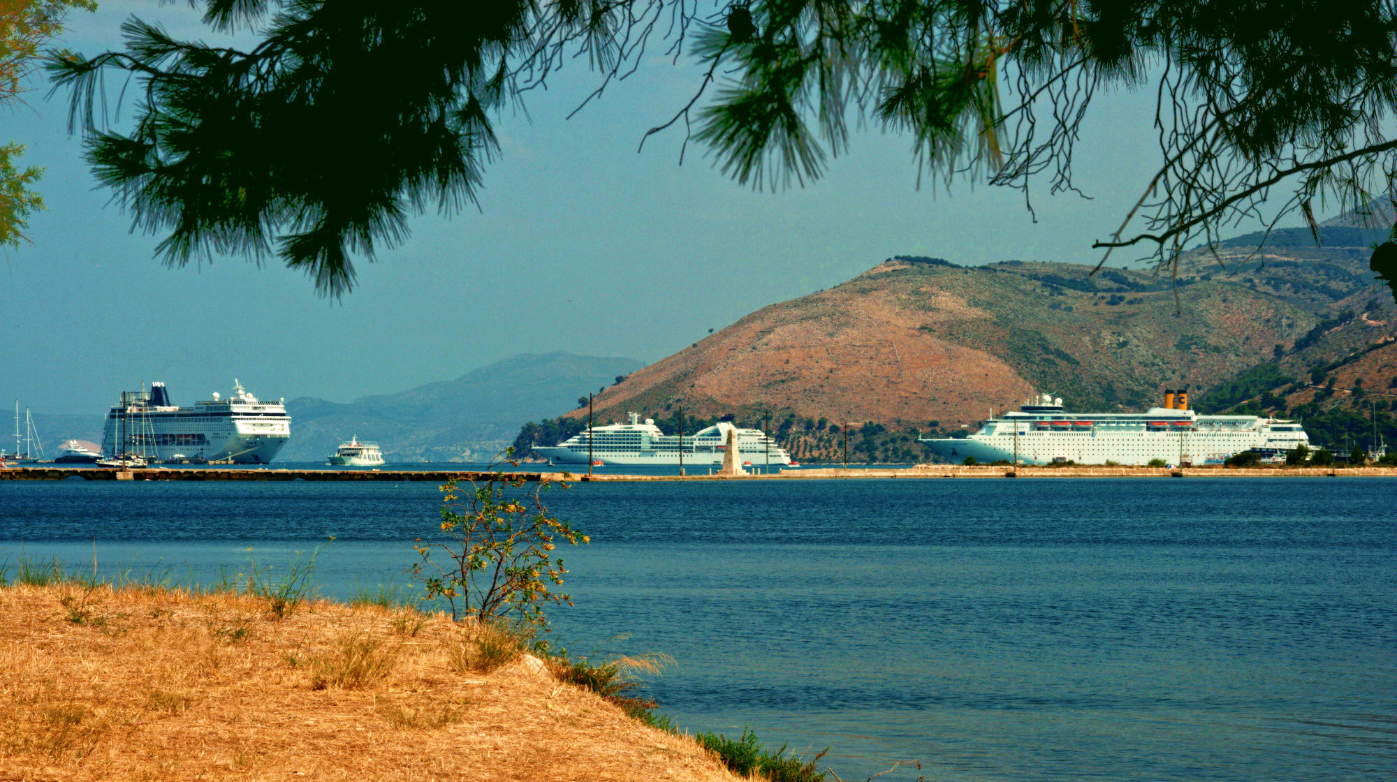 cruise_ships-colours correction-contrast-heal selection-cropped.jpg