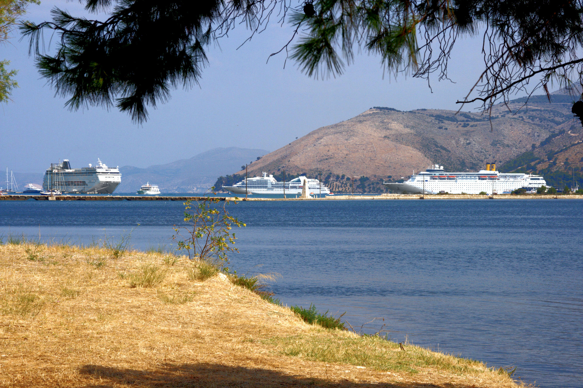 cruise_ships-try2-Issa-desat.jpg