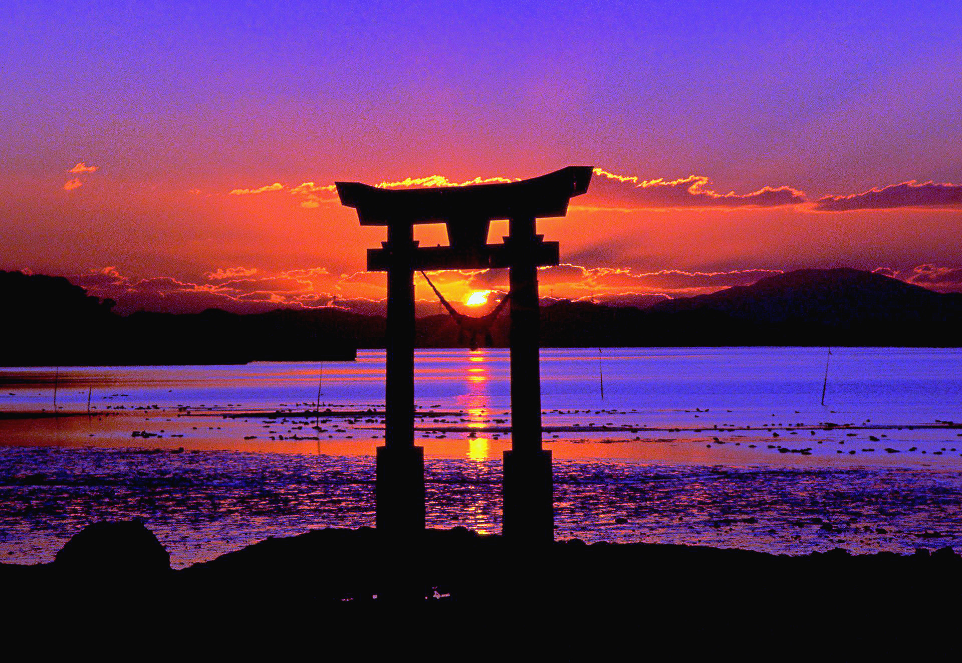 sunset-129503_1920-PseudoHdrEffect.jpg