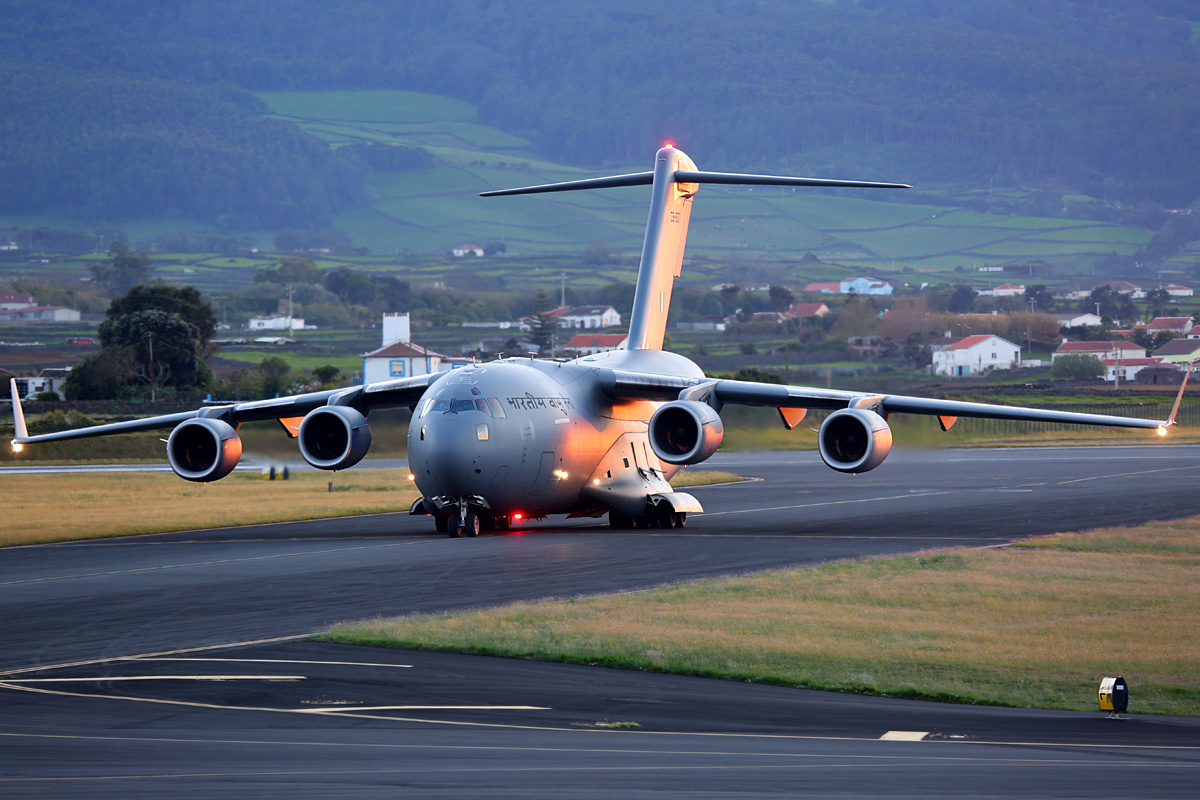 Boeing C-17 Globemaster III.jpg
