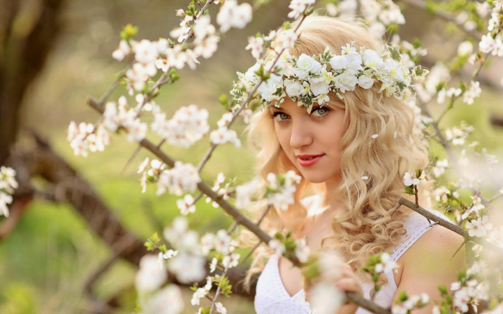 Flowers.Pretty Girl.jpg
