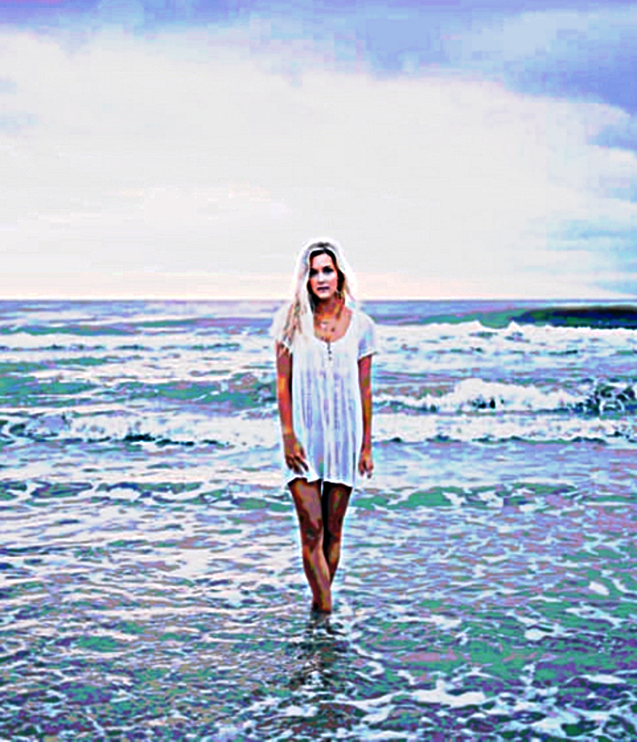 Dinasset.FunnyCurves.Girl Beach.jpg