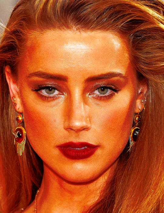 amber-GettyImages-527467340-540x700-softlight-valueinvert-overlay.jpg