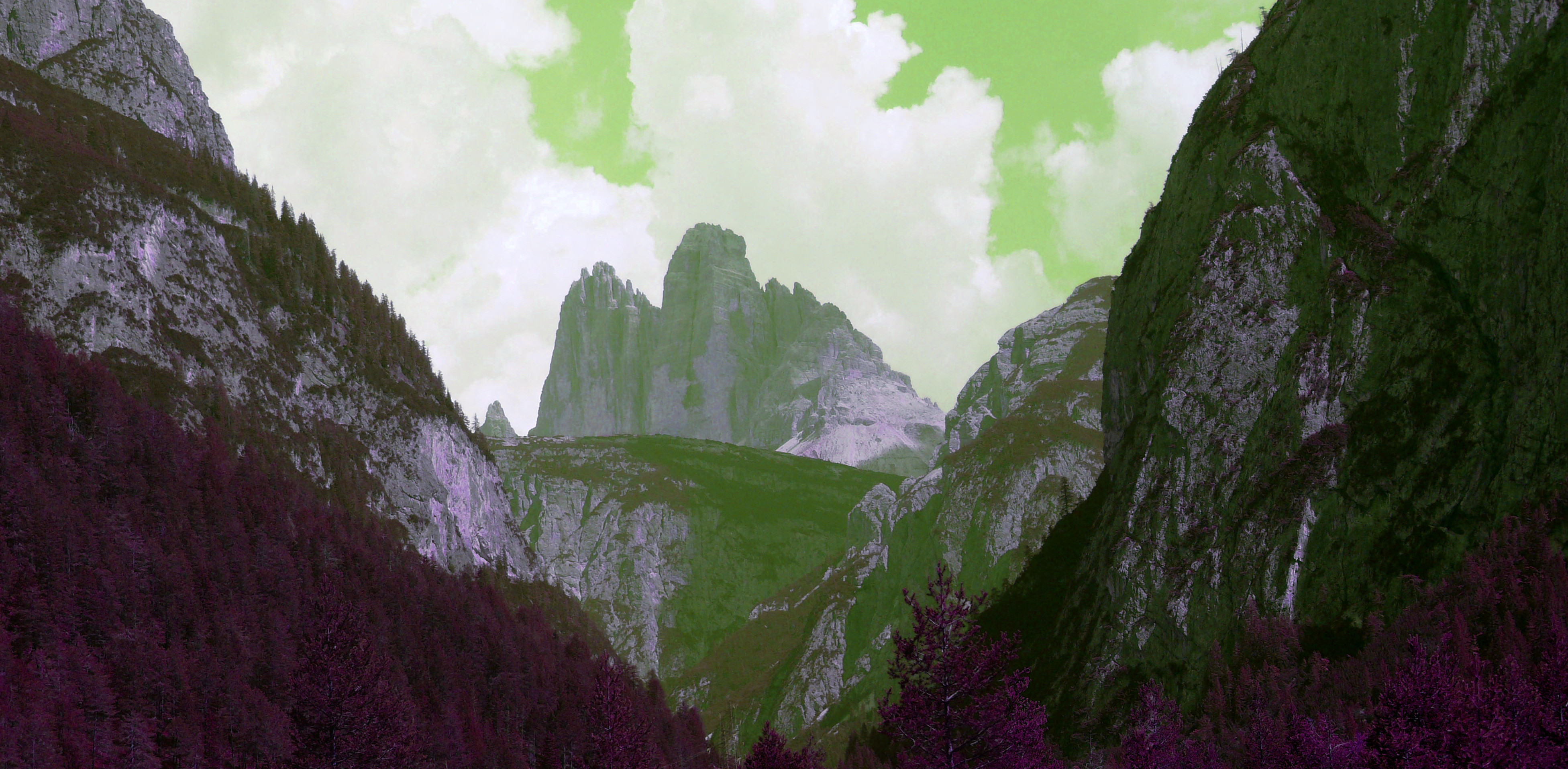 P1050144_stitch_6-RotatingRGBColours(fixed).jpg