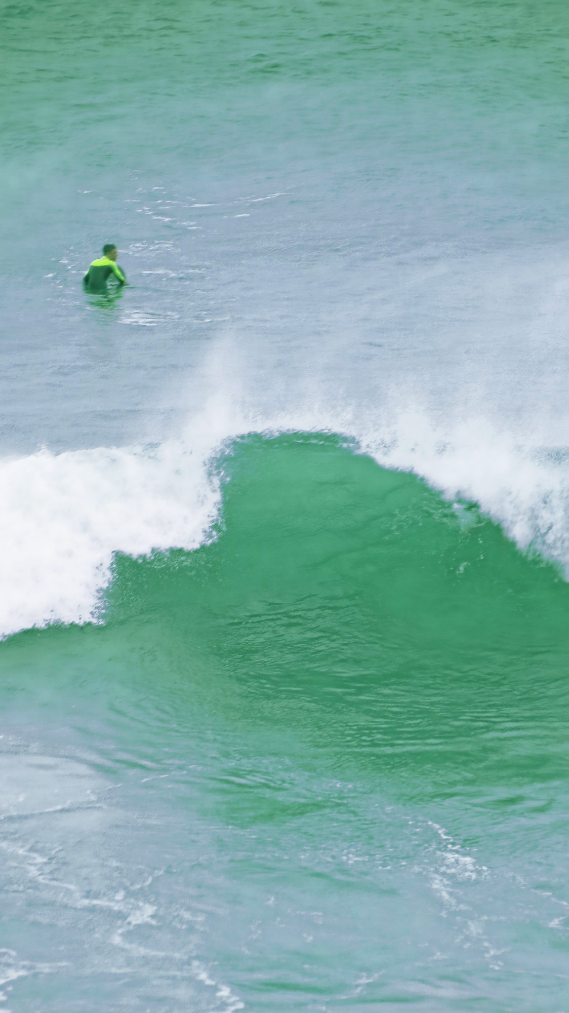 2116_SurferCornwall2_2.jpg