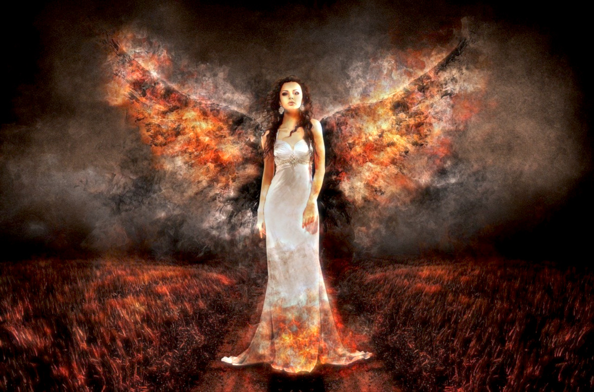 angel-1284369_DN_GlamourLight_Issa.jpg