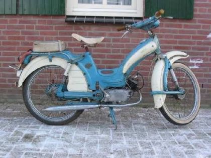 vic_moped.jpg