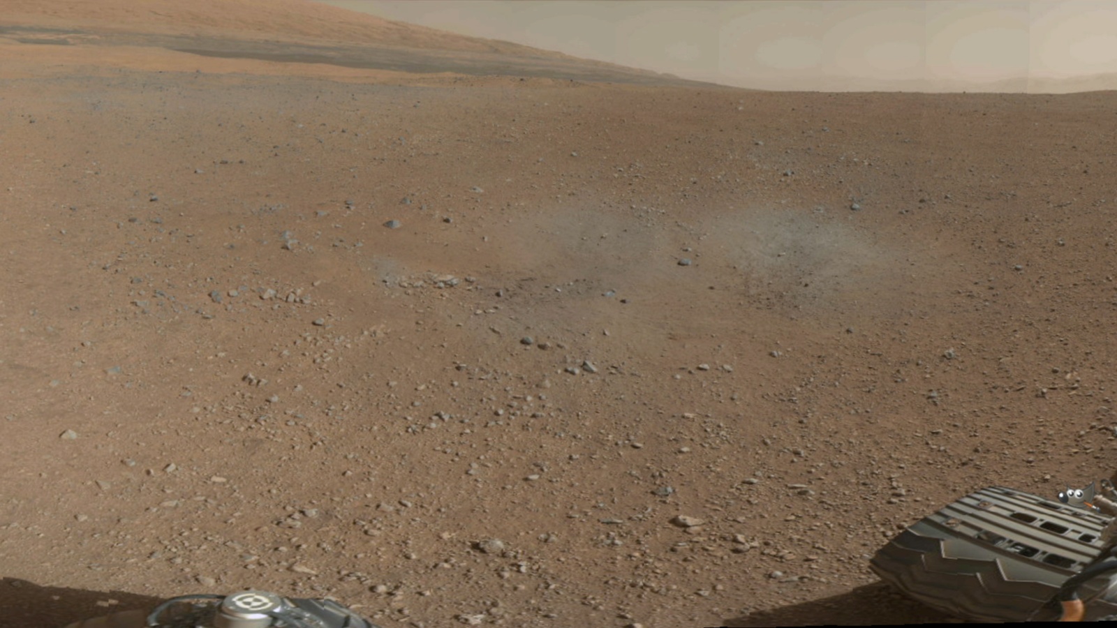 Mount-Sharp-on-the-Horizon-Wilber-PIA16032.jpg