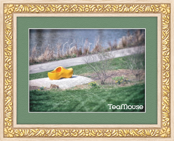 GC - 5 x 7 Gold Deco Flower Corner Baby Green.png